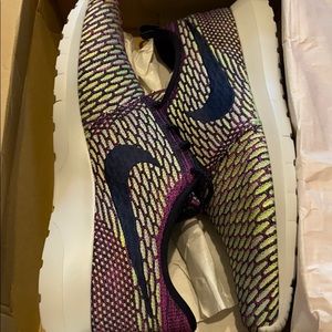 Men’s Nike Flyknit Rosherun Size 12